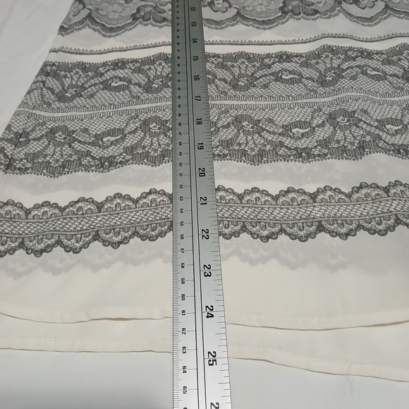 Skies‎ Are Blue Blouse Top Lace Trim Short Sleeve Elegant Cream Size L - Picture 5 of 6